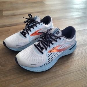Brooks Adrenaline 21